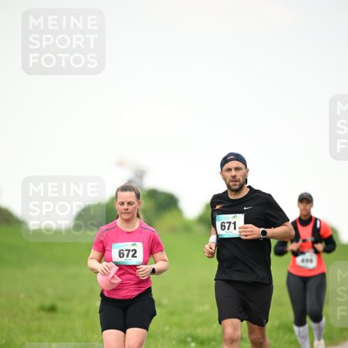 10.05.2026 - 8. Wedeler Halbmarathon Dr. Thomas Lammeyer http://msf.ph/oto/9714935 10.05.2026 12:24:14 Laufen 672, 671, 400 meine-sportfotos.de