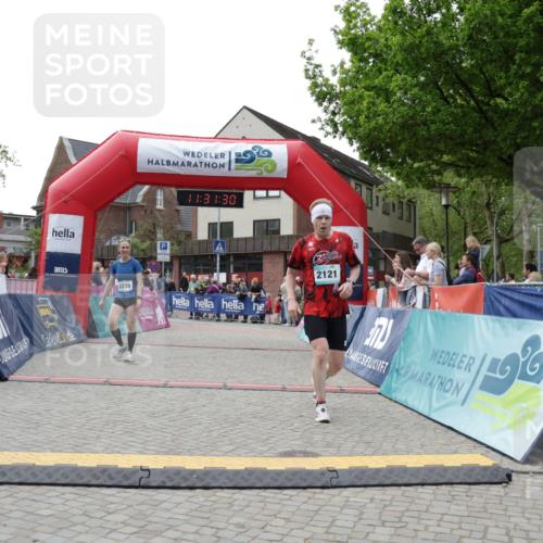 10.05.2026 - 8. Wedeler Halbmarathon Yannick Fuchs http://msf.ph/oto/9714937 10.05.2026 11:31:28 Ziel 83, 2121, 2239 meine-sportfotos.de