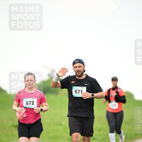 10.05.2026 - 8. Wedeler Halbmarathon Dr. Thomas Lammeyer http://msf.ph/oto/9714942 10.05.2026 12:24:15 Laufen 672, 671 meine-sportfotos.de