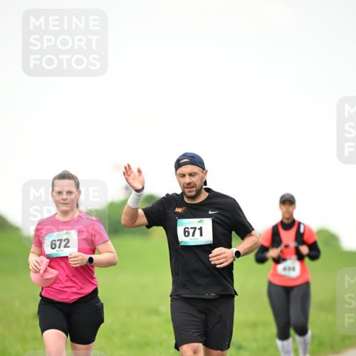 10.05.2026 - 8. Wedeler Halbmarathon Dr. Thomas Lammeyer http://msf.ph/oto/9714943 10.05.2026 12:24:15 Laufen 672, 671, 41315 meine-sportfotos.de