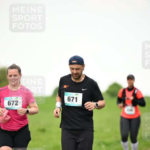 10.05.2026 - 8. Wedeler Halbmarathon Dr. Thomas Lammeyer http://msf.ph/oto/9714956 10.05.2026 12:24:16 Laufen 672, 671 meine-sportfotos.de