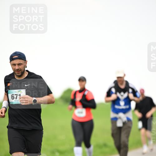 10.05.2026 - 8. Wedeler Halbmarathon Dr. Thomas Lammeyer http://msf.ph/oto/9714959 10.05.2026 12:24:16 Laufen 671 meine-sportfotos.de