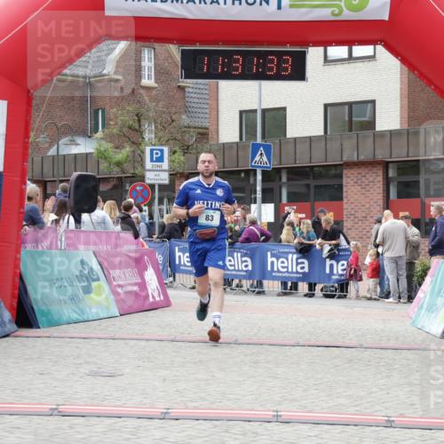10.05.2026 - 8. Wedeler Halbmarathon Yannick Fuchs http://msf.ph/oto/9714963 10.05.2026 11:31:32 Ziel 83, 2239, 2244 meine-sportfotos.de