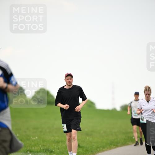 10.05.2026 - 8. Wedeler Halbmarathon Dr. Thomas Lammeyer http://msf.ph/oto/9714989 10.05.2026 12:24:20 Laufen 264 meine-sportfotos.de
