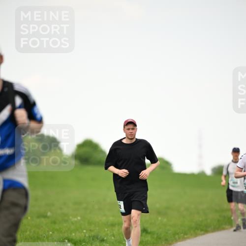 10.05.2026 - 8. Wedeler Halbmarathon Dr. Thomas Lammeyer http://msf.ph/oto/9714992 10.05.2026 12:24:21 Laufen  meine-sportfotos.de