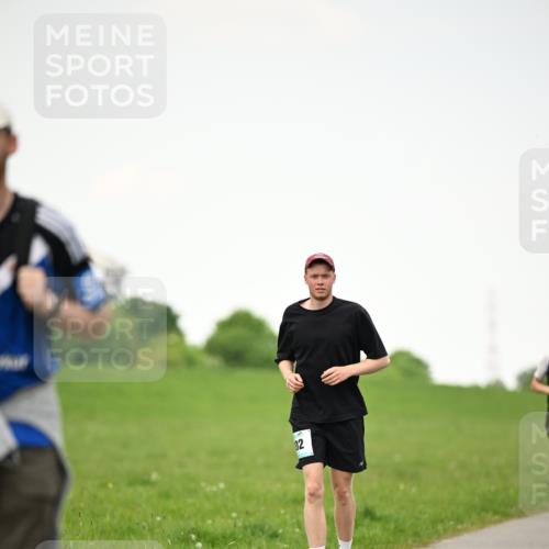 10.05.2026 - 8. Wedeler Halbmarathon Dr. Thomas Lammeyer http://msf.ph/oto/9714995 10.05.2026 12:24:21 Laufen  meine-sportfotos.de