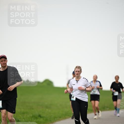 10.05.2026 - 8. Wedeler Halbmarathon Dr. Thomas Lammeyer http://msf.ph/oto/9715003 10.05.2026 12:24:23 Laufen  meine-sportfotos.de