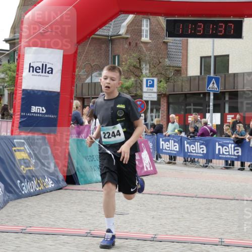 10.05.2026 - 8. Wedeler Halbmarathon Yannick Fuchs http://msf.ph/oto/9715005 10.05.2026 11:31:35 Ziel 83, 300, 2244 meine-sportfotos.de