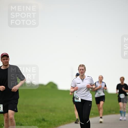 10.05.2026 - 8. Wedeler Halbmarathon Dr. Thomas Lammeyer http://msf.ph/oto/9715006 10.05.2026 12:24:23 Laufen 264 meine-sportfotos.de