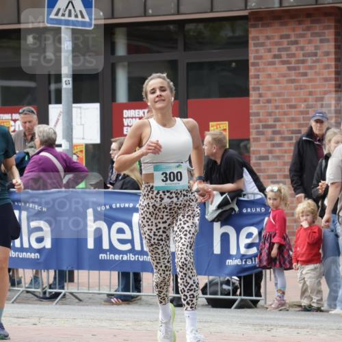10.05.2026 - 8. Wedeler Halbmarathon Yannick Fuchs http://msf.ph/oto/9715019 10.05.2026 11:31:38 Ziel 83, 300, 2101, 2199, 2244 meine-sportfotos.de