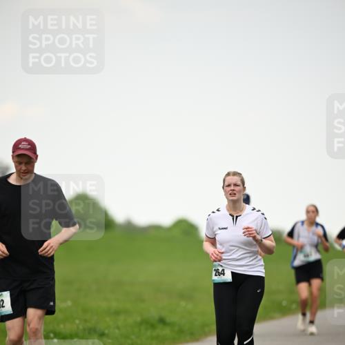 10.05.2026 - 8. Wedeler Halbmarathon Dr. Thomas Lammeyer http://msf.ph/oto/9715020 10.05.2026 12:24:24 Laufen 264 meine-sportfotos.de