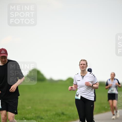 10.05.2026 - 8. Wedeler Halbmarathon Dr. Thomas Lammeyer http://msf.ph/oto/9715023 10.05.2026 12:24:24 Laufen  meine-sportfotos.de