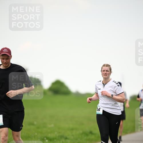 10.05.2026 - 8. Wedeler Halbmarathon Dr. Thomas Lammeyer http://msf.ph/oto/9715027 10.05.2026 12:24:25 Laufen  meine-sportfotos.de