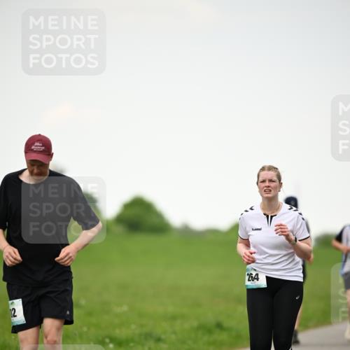 10.05.2026 - 8. Wedeler Halbmarathon Dr. Thomas Lammeyer http://msf.ph/oto/9715029 10.05.2026 12:24:25 Laufen 264 meine-sportfotos.de