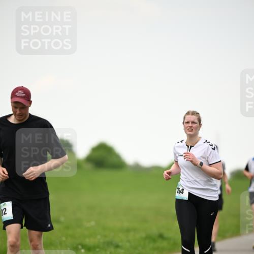 10.05.2026 - 8. Wedeler Halbmarathon Dr. Thomas Lammeyer http://msf.ph/oto/9715030 10.05.2026 12:24:25 Laufen 1775 meine-sportfotos.de