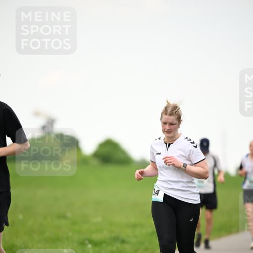 10.05.2026 - 8. Wedeler Halbmarathon Dr. Thomas Lammeyer http://msf.ph/oto/9715039 10.05.2026 12:24:26 Laufen  meine-sportfotos.de
