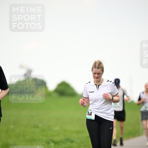 10.05.2026 - 8. Wedeler Halbmarathon Dr. Thomas Lammeyer http://msf.ph/oto/9715041 10.05.2026 12:24:26 Laufen 772, 497 meine-sportfotos.de