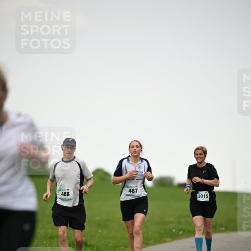 10.05.2026 - 8. Wedeler Halbmarathon Dr. Thomas Lammeyer http://msf.ph/oto/9715053 10.05.2026 12:24:28 Laufen 488, 487, 2015 meine-sportfotos.de