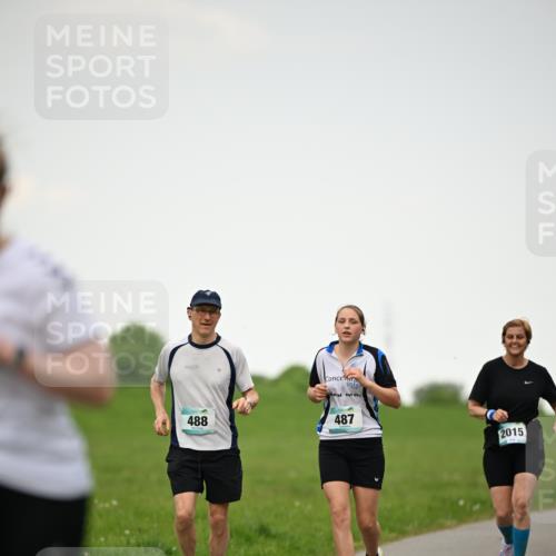 10.05.2026 - 8. Wedeler Halbmarathon Dr. Thomas Lammeyer http://msf.ph/oto/9715059 10.05.2026 12:24:29 Laufen 488, 487, 2015 meine-sportfotos.de