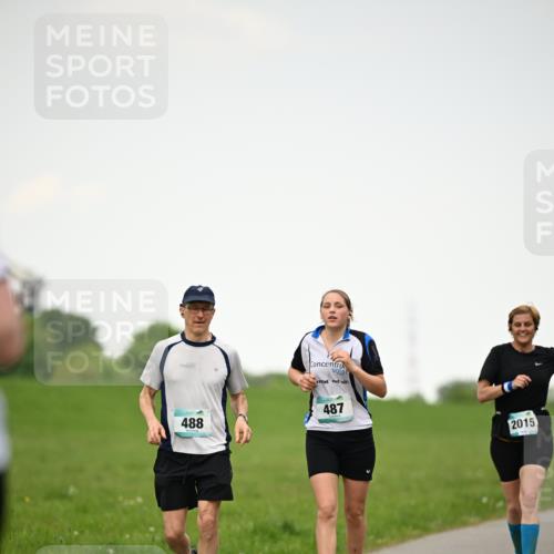 10.05.2026 - 8. Wedeler Halbmarathon Dr. Thomas Lammeyer http://msf.ph/oto/9715067 10.05.2026 12:24:29 Laufen 488, 487, 2015 meine-sportfotos.de