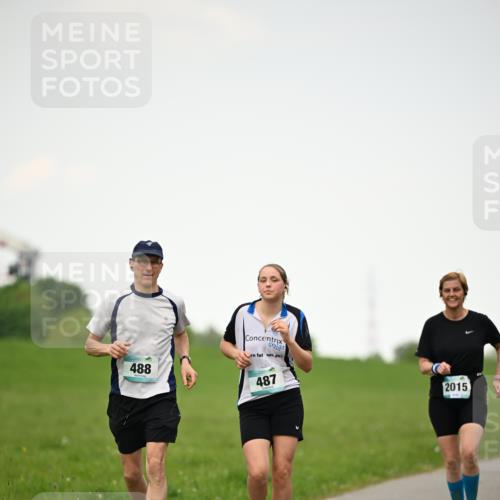 10.05.2026 - 8. Wedeler Halbmarathon Dr. Thomas Lammeyer http://msf.ph/oto/9715075 10.05.2026 12:24:30 Laufen 488, 487, 2015 meine-sportfotos.de