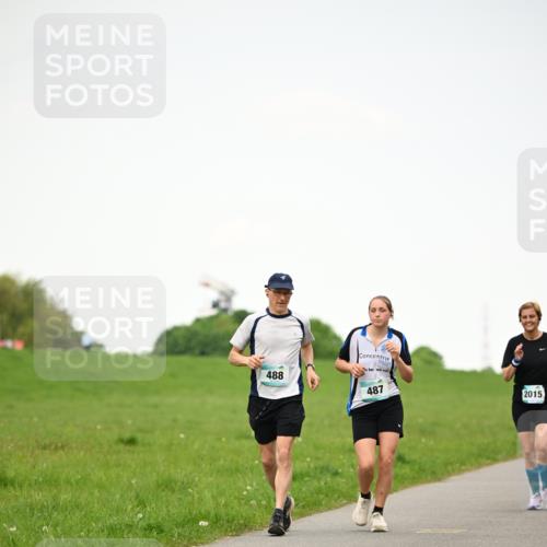 10.05.2026 - 8. Wedeler Halbmarathon Dr. Thomas Lammeyer http://msf.ph/oto/9715080 10.05.2026 12:24:31 Laufen 488, 487, 2015 meine-sportfotos.de