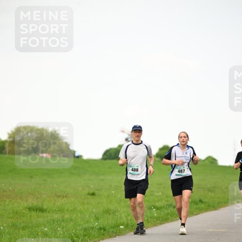10.05.2026 - 8. Wedeler Halbmarathon Dr. Thomas Lammeyer http://msf.ph/oto/9715089 10.05.2026 12:24:32 Laufen 488, 487 meine-sportfotos.de