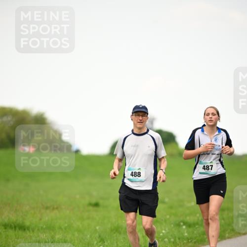 10.05.2026 - 8. Wedeler Halbmarathon Dr. Thomas Lammeyer http://msf.ph/oto/9715096 10.05.2026 12:24:32 Laufen 488, 487 meine-sportfotos.de