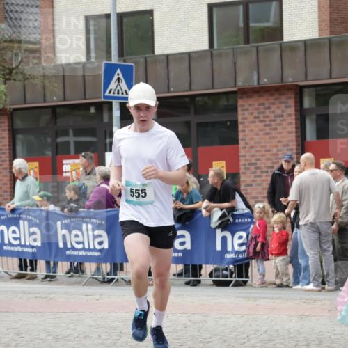 10.05.2026 - 8. Wedeler Halbmarathon Yannick Fuchs http://msf.ph/oto/9715099 10.05.2026 11:31:44 Ziel 300, 555, 2101, 2199 meine-sportfotos.de