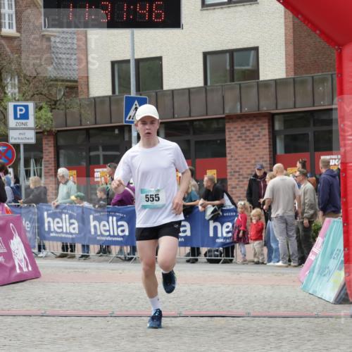 10.05.2026 - 8. Wedeler Halbmarathon Yannick Fuchs http://msf.ph/oto/9715103 10.05.2026 11:31:45 Ziel 300, 555, 2101, 2199 meine-sportfotos.de