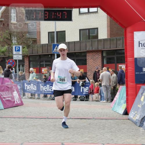 10.05.2026 - 8. Wedeler Halbmarathon Yannick Fuchs http://msf.ph/oto/9715108 10.05.2026 11:31:45 Ziel 300, 555, 2101, 2199 meine-sportfotos.de