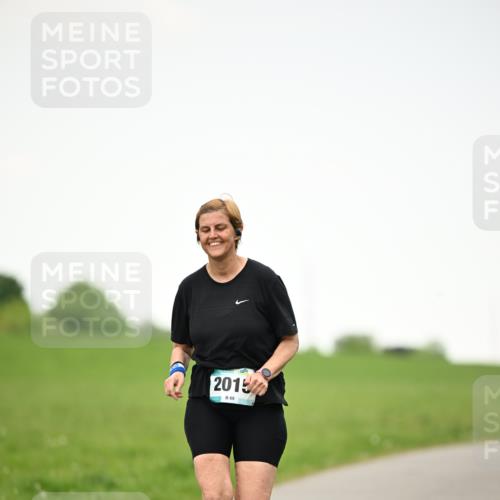 10.05.2026 - 8. Wedeler Halbmarathon Dr. Thomas Lammeyer http://msf.ph/oto/9715124 10.05.2026 12:24:36 Laufen 2015 meine-sportfotos.de