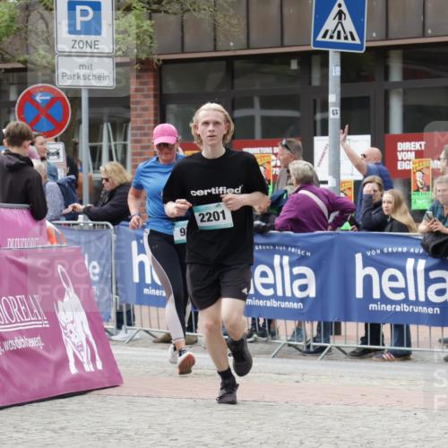 10.05.2026 - 8. Wedeler Halbmarathon Yannick Fuchs http://msf.ph/oto/9715133 10.05.2026 11:31:52 Ziel 970, 2201 meine-sportfotos.de