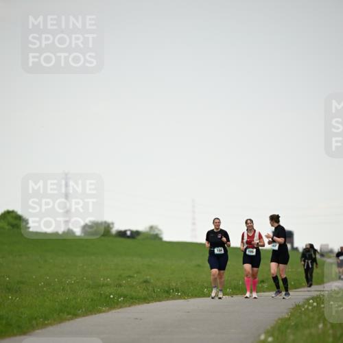 10.05.2026 - 8. Wedeler Halbmarathon Dr. Thomas Lammeyer http://msf.ph/oto/9715135 10.05.2026 12:25:12 Laufen 104, 105, 447 meine-sportfotos.de