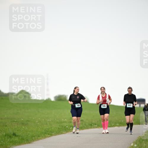 10.05.2026 - 8. Wedeler Halbmarathon Dr. Thomas Lammeyer http://msf.ph/oto/9715138 10.05.2026 12:25:19 Laufen 104, 105, 447 meine-sportfotos.de