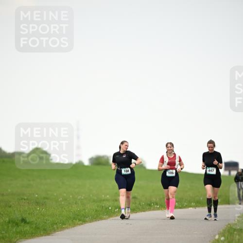 10.05.2026 - 8. Wedeler Halbmarathon Dr. Thomas Lammeyer http://msf.ph/oto/9715140 10.05.2026 12:25:19 Laufen 104, 105, 447 meine-sportfotos.de
