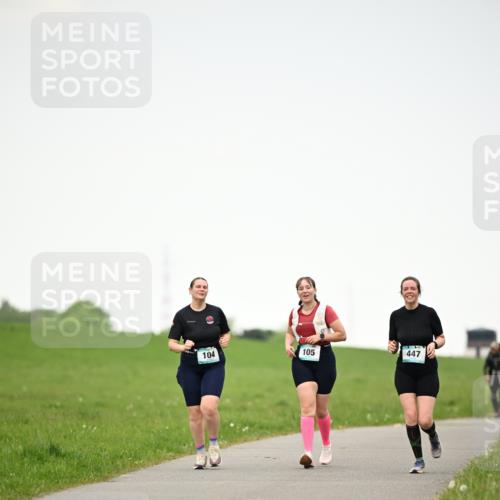 10.05.2026 - 8. Wedeler Halbmarathon Dr. Thomas Lammeyer http://msf.ph/oto/9715178 10.05.2026 12:25:22 Laufen 104, 105, 447 meine-sportfotos.de