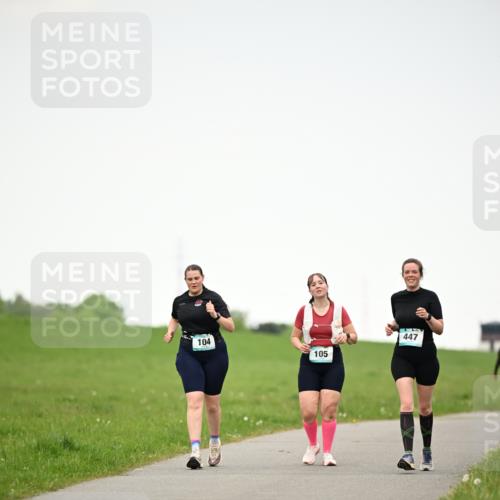 10.05.2026 - 8. Wedeler Halbmarathon Dr. Thomas Lammeyer http://msf.ph/oto/9715184 10.05.2026 12:25:23 Laufen 104, 105, 447 meine-sportfotos.de