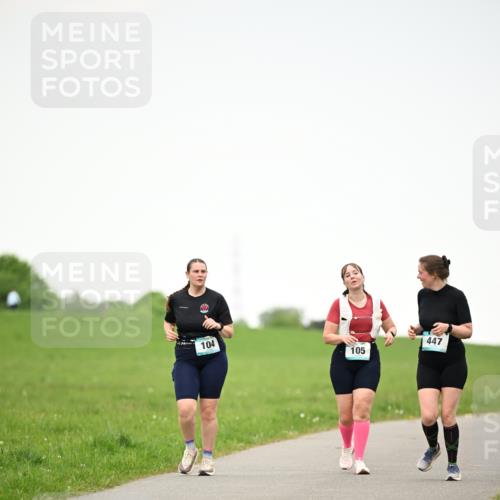 10.05.2026 - 8. Wedeler Halbmarathon Dr. Thomas Lammeyer http://msf.ph/oto/9715199 10.05.2026 12:25:24 Laufen 104, 105, 447 meine-sportfotos.de