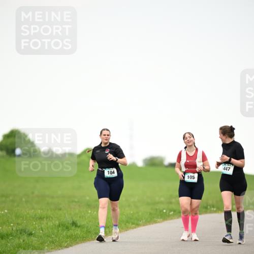 10.05.2026 - 8. Wedeler Halbmarathon Dr. Thomas Lammeyer http://msf.ph/oto/9715201 10.05.2026 12:25:24 Laufen 104, 105, 447 meine-sportfotos.de