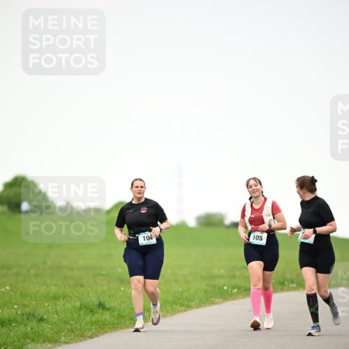 10.05.2026 - 8. Wedeler Halbmarathon Dr. Thomas Lammeyer http://msf.ph/oto/9715202 10.05.2026 12:25:24 Laufen 104, 105 meine-sportfotos.de