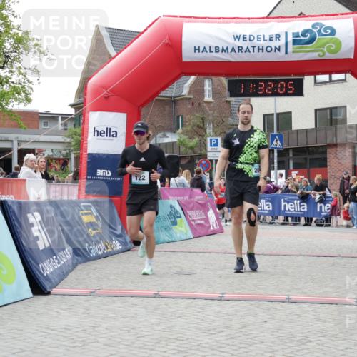 10.05.2026 - 8. Wedeler Halbmarathon Yannick Fuchs http://msf.ph/oto/9715244 10.05.2026 11:32:03 Ziel 46, 122, 508, 939, 990, 2091 meine-sportfotos.de