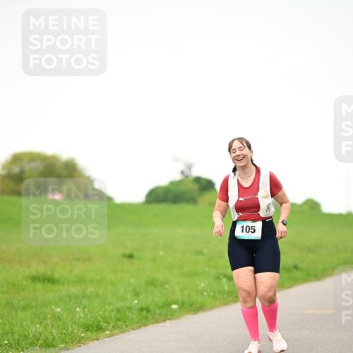 10.05.2026 - 8. Wedeler Halbmarathon Dr. Thomas Lammeyer http://msf.ph/oto/9715258 10.05.2026 12:25:32 Laufen 105 meine-sportfotos.de