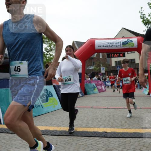 10.05.2026 - 8. Wedeler Halbmarathon Yannick Fuchs http://msf.ph/oto/9715272 10.05.2026 11:32:09 Ziel 46, 845, 935, 939, 990, 1010, 2079 meine-sportfotos.de