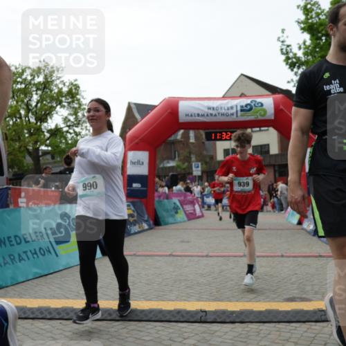 10.05.2026 - 8. Wedeler Halbmarathon Yannick Fuchs http://msf.ph/oto/9715275 10.05.2026 11:32:09 Ziel 46, 845, 935, 939, 990, 1010, 2079 meine-sportfotos.de