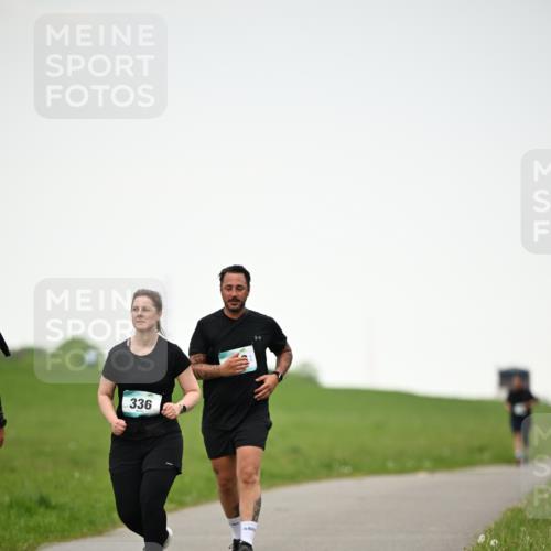 10.05.2026 - 8. Wedeler Halbmarathon Dr. Thomas Lammeyer http://msf.ph/oto/9715295 10.05.2026 12:26:10 Laufen 336 meine-sportfotos.de