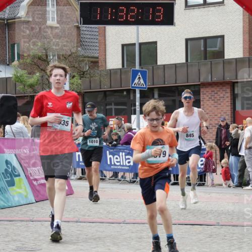 10.05.2026 - 8. Wedeler Halbmarathon Yannick Fuchs http://msf.ph/oto/9715296 10.05.2026 11:32:11 Ziel 46, 845, 935, 939, 990, 1010, 2079 meine-sportfotos.de