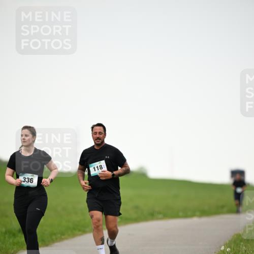 10.05.2026 - 8. Wedeler Halbmarathon Dr. Thomas Lammeyer http://msf.ph/oto/9715300 10.05.2026 12:26:11 Laufen 336, 118 meine-sportfotos.de