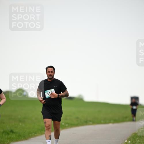 10.05.2026 - 8. Wedeler Halbmarathon Dr. Thomas Lammeyer http://msf.ph/oto/9715309 10.05.2026 12:26:11 Laufen 112 meine-sportfotos.de