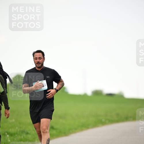 10.05.2026 - 8. Wedeler Halbmarathon Dr. Thomas Lammeyer http://msf.ph/oto/9715320 10.05.2026 12:26:14 Laufen  meine-sportfotos.de